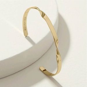 Stella & Dot Delicate Twist Gold Cuff bracelet